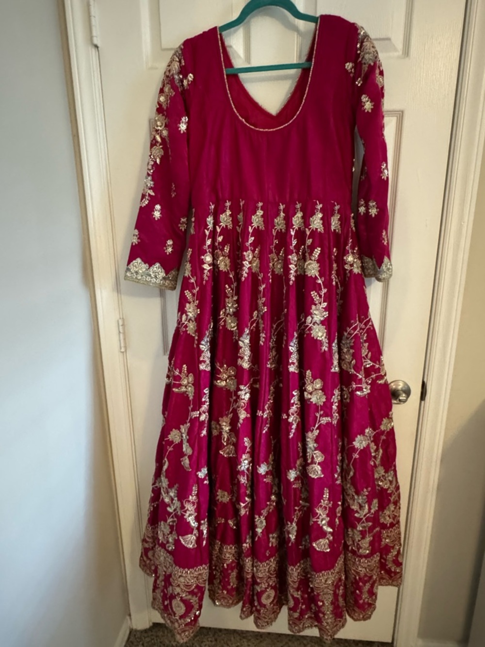 Lashkaraa Hot Pink Embroidered Anarkali sequined beaded dress - Picture 6 of 6